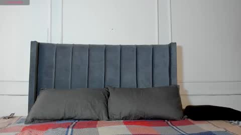 Snapshot of luxuryheaven chatting on September 15, 7:03 pm Tommy and Polly online show from September 15, 7:03 pm