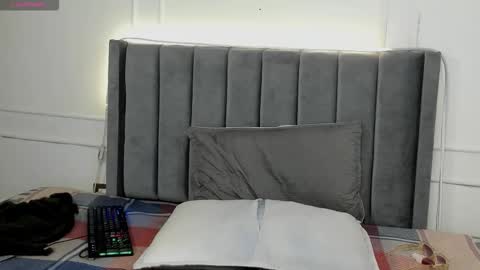 Snapshot of luxuryheaven chatting on October 12, 8:19 pm Tommy and Polly online show from October 12, 8:19 pm