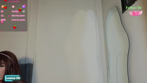 Snapshot of luxuryheaven chatting on November 4, 4:33 am Tommy and Polly online show from November 4, 4:33 am