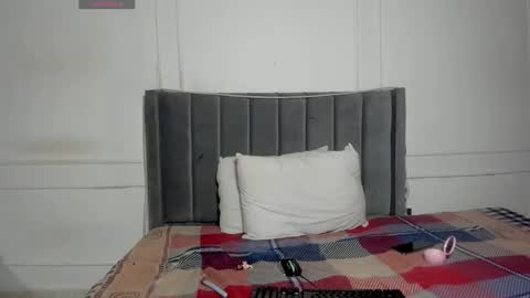 Snapshot of luxuryheaven chatting on January 12, 8:25 pm Tommy and Polly online show from January 12, 8:25 pm