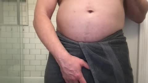 lvguynextdoor440656 online show from June 5, 3:24 am