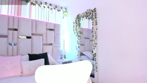 lya_brown online show from November 11, 12:27 pm