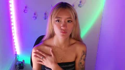 Call me Lia  online show from March 6, 9:33 pm