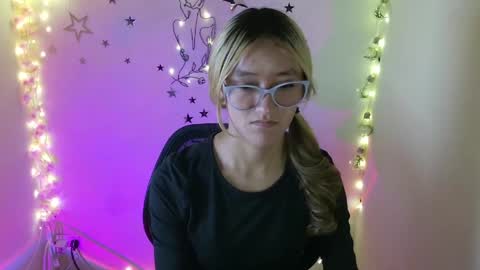Call me Lia  online show from May 12, 11:35 pm
