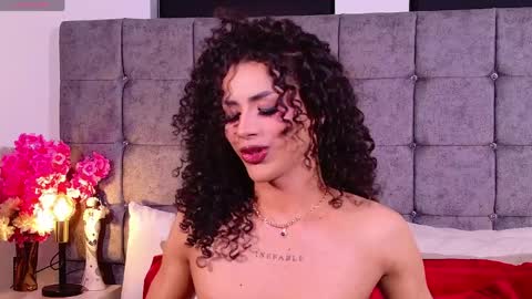 Snapshot of lyadumont chatting on April 10, 11:31 pm LYA online show from April 10, 11:31 pm