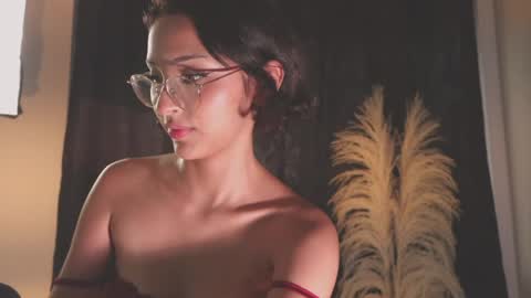 lyalee__ online show from May 16, 7:56 pm