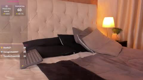 Snapshot of lyan_twink chatting on April 22, 7:44 am Lyan online show from April 22, 7:44 am