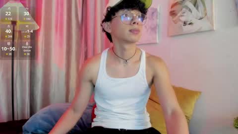 Snapshot of lyan_twink chatting on April 30, 8:57 pm Lyan online show from April 30, 8:57 pm