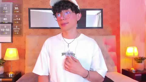 Snapshot of lyan_twink chatting on May 12, 7:11 pm Lyan online show from May 12, 7:11 pm
