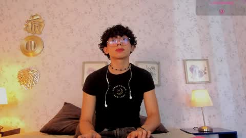 Snapshot of lyan_twink chatting on May 26, 7:21 pm Lyan online show from May 26, 7:21 pm