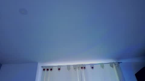 lyavalmont online show from June 2, 6:54 pm