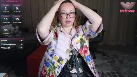 Snapshot of lyboff72 chatting on May 5, 9:01 pm lybava online show from May 5, 9:01 pm