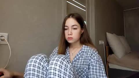 Mia online show from December 23, 6:11 am