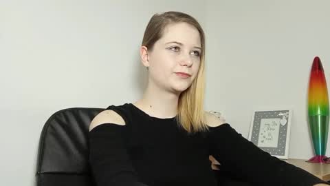 Snapshot of lydiasunny chatting on September 12, 6:19 pm Lydia online show from September 12, 6:19 pm