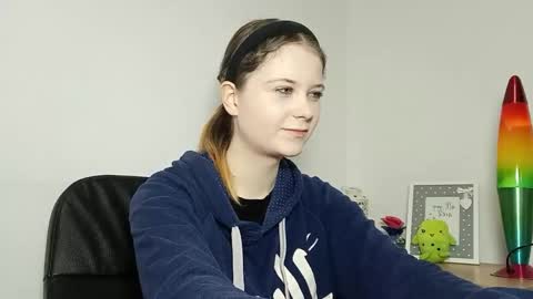 Snapshot of lydiasunny chatting on November 7, 7:03 pm Lydia online show from November 7, 7:03 pm