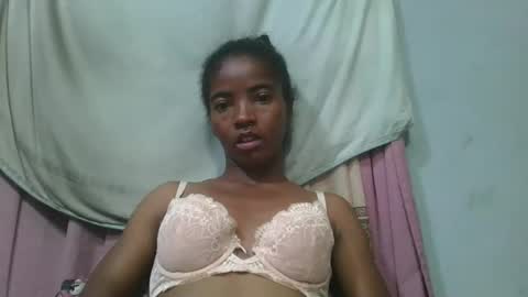 lydie856696 online show from May 2, 2:55 pm