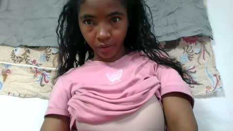lydie856696 online show from July 16, 2:39 am