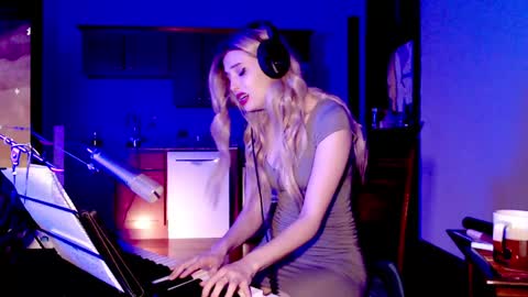 LylacDoll online show from December 13, 1:37 am