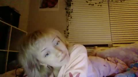 lylahsweets online show from February 13, 4:52 am