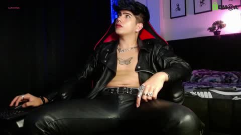 Lyle Bennett Freelance Model online show from April 16, 11:55 am