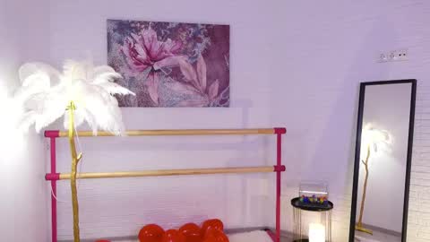 Lyly   online show from February 9, 5:40 am