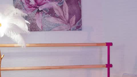 Lyly   online show from March 10, 9:53 am