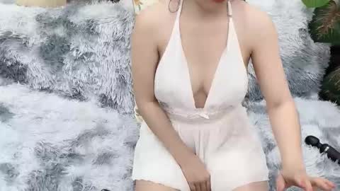 Snapshot of lyly_sweet97 chatting on May 27, 12:18 am lyly_sweet97 online show from May 27, 12:18 am