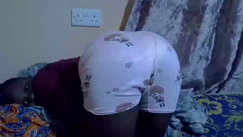 lyn_anna online show from October 7, 5:04 am