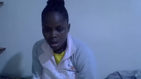 lyn_anna online show from May 15, 11:45 pm