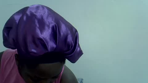 Snapshot of lyn_anna chatting on July 2, 5:02 am lyn_anna online show from July 2, 5:02 am