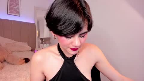 Lyn online show from December 14, 1:16 pm