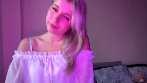 Snapshot of lynatempt chatting on August 7, 5:37 pm Luna online show from August 7, 5:37 pm