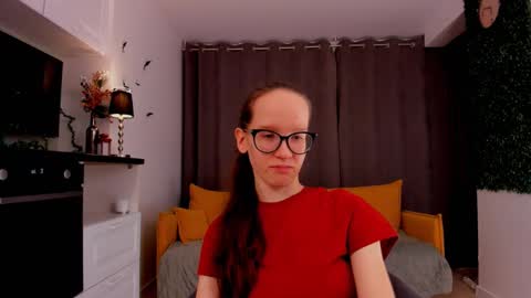 Sara online show from February 16, 4:10 pm