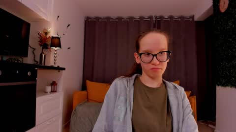 Sara online show from February 22, 10:20 pm