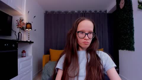 Sara online show from March 3, 10:42 pm