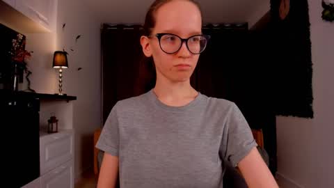 Sara online show from March 8, 10:13 pm