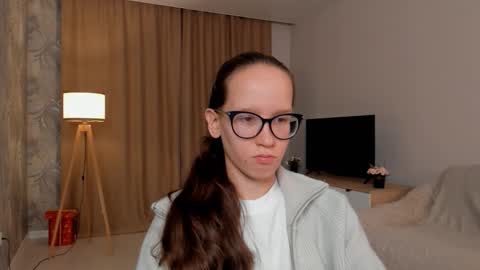 Sara online show from September 12, 4:18 pm