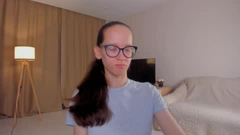 Sara online show from October 15, 4:40 pm