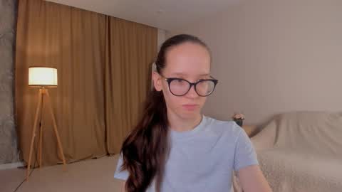 Sara online show from October 26, 4:02 pm