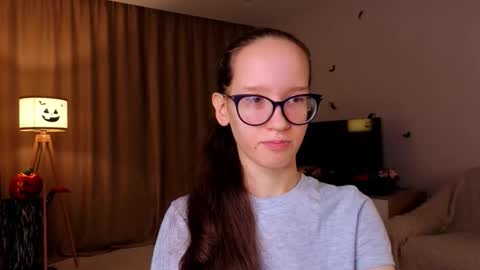 Sara online show from November 8, 4:07 pm