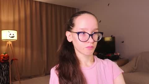 Sara online show from November 9, 4:05 pm