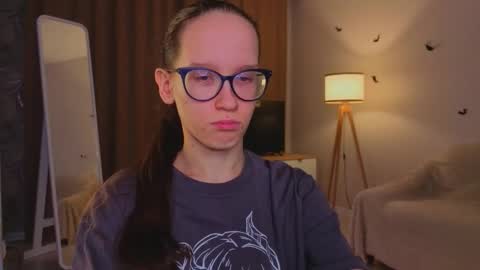 Sara online show from November 28, 4:09 pm