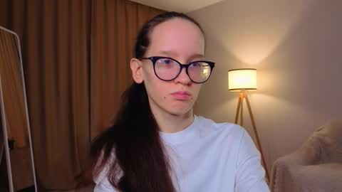 Sara online show from January 11, 4:01 pm