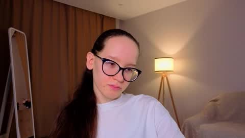 Sara online show from February 1, 4:05 pm