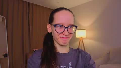 Sara online show from March 21, 4:21 pm