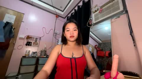 Snapshot of lynieeefck chatting on October 13, 1:00 pm I am Lyn- DONT FORGET TO FOLLOW ME online show from October 13, 1:00 pm