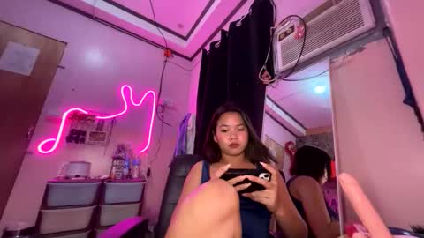 Snapshot of lynieeefck chatting on October 19, 7:36 pm I am Lyn- DONT FORGET TO FOLLOW ME online show from October 19, 7:36 pm