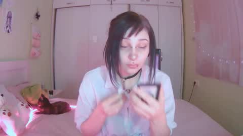 Snapshot of lynncottingham chatting on October 23, 10:36 am Kira online show from October 23, 10:36 am