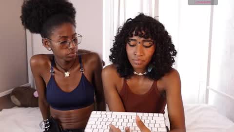 Lynx and Sun  online show from September 9, 9:14 pm