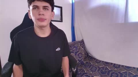 lyon_wiliamss online show from January 7, 3:58 pm